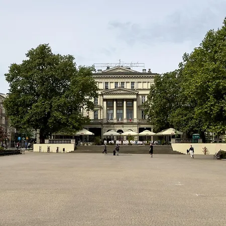 Honey - Plac Wolnosci W Poznaniu * Poznań